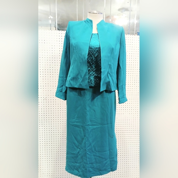 Chic Teal Skirt Set - Picture 3 of 16
